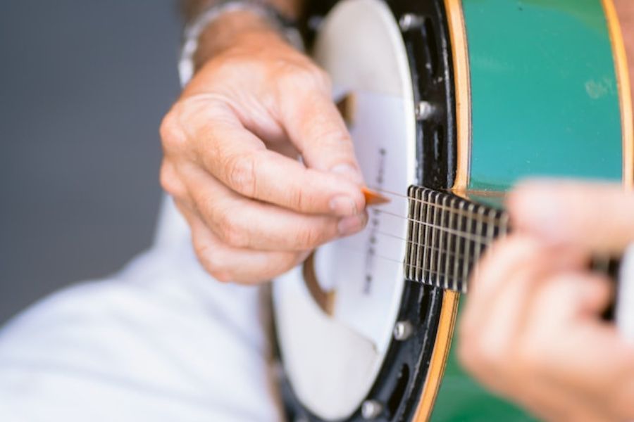 is-banjo-easier-than-guitar-all-you-need-to-know-musiicz